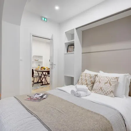 1br Near Montorgueil Parigi